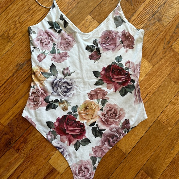 Medium floral one piece by “live in the moment” - Picture 2 of 2